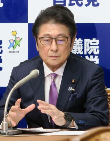 記者会見する自民党の松山政司参院議員会長＝８日午後、国会