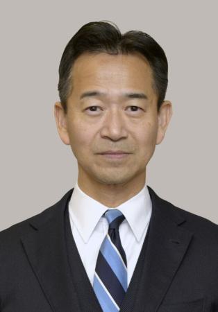 　岡本三成氏