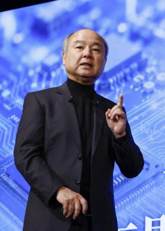 法人向けイベントで講演するソフトバンクグループの孫正義会長兼社長＝７月、東京都千代田区
