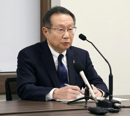 記者会見する中部電力の安井稔社長=29日午後、名古屋市